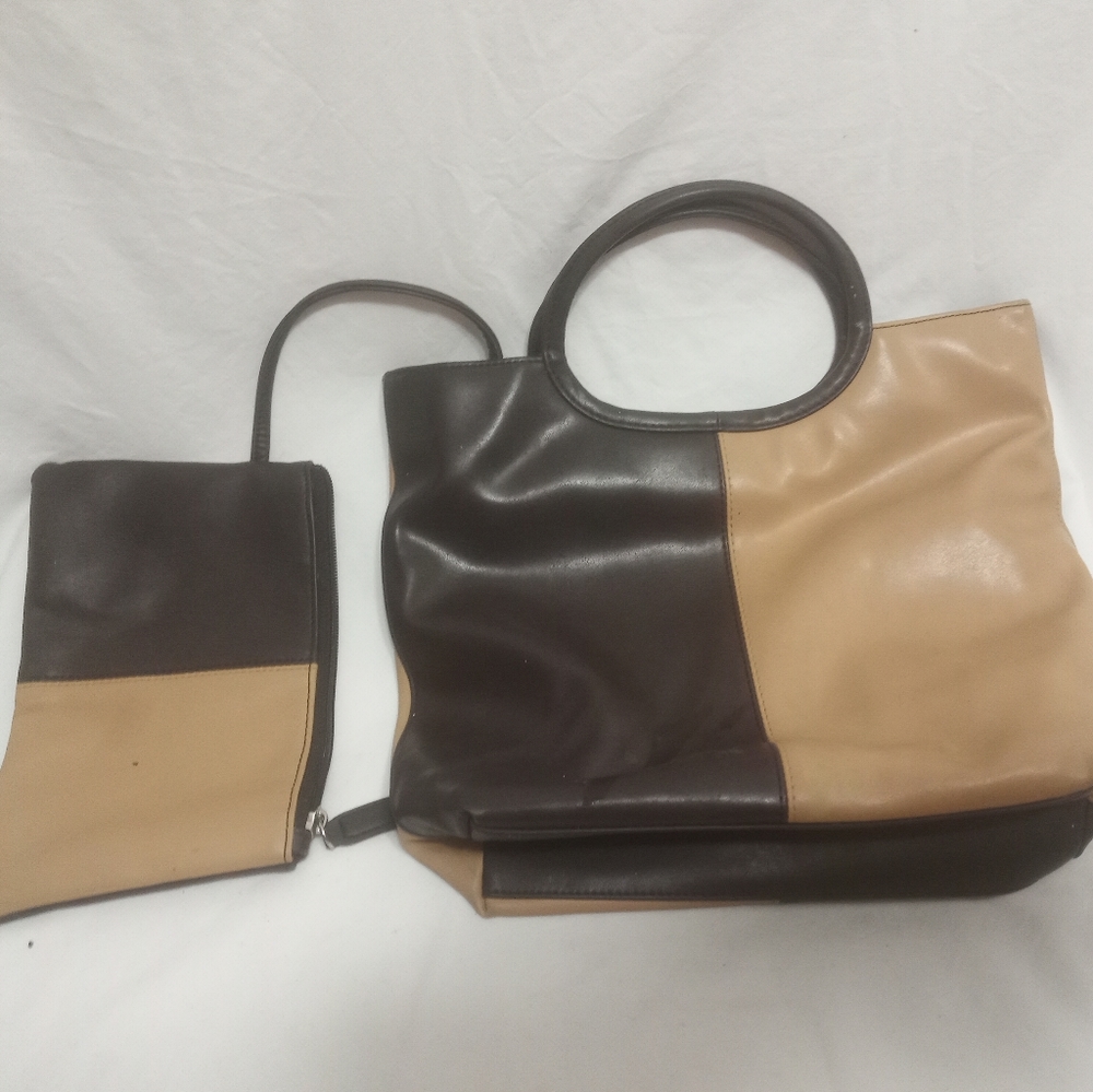 WOMAN'S HANDBAG